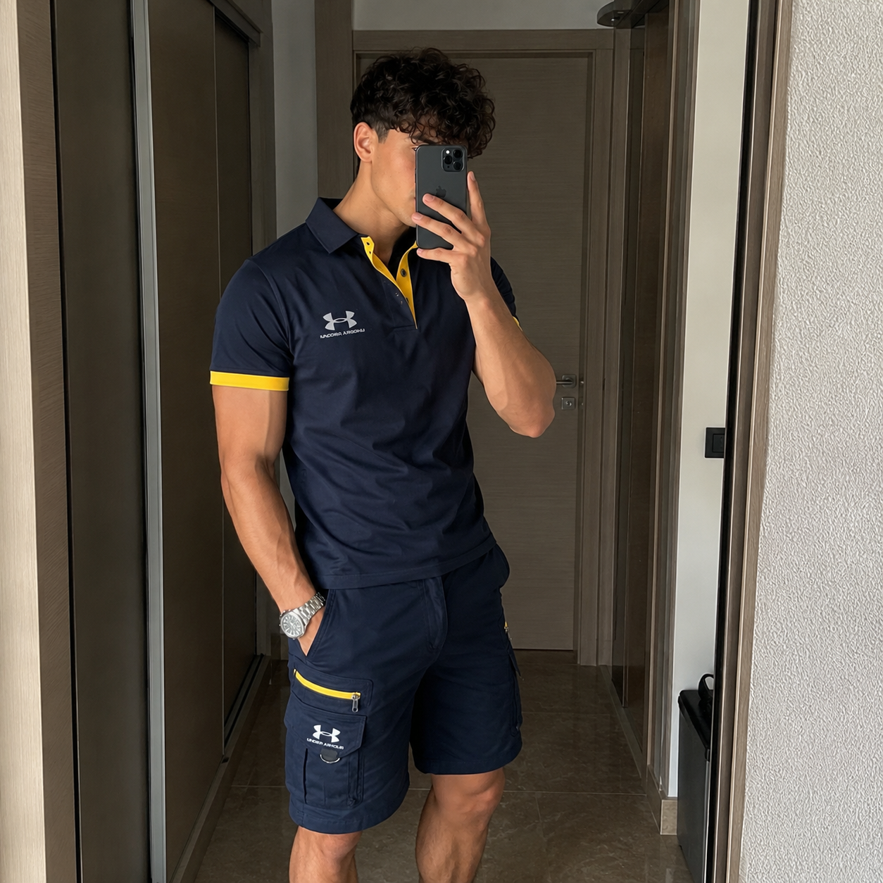 Client avec ensemble homme